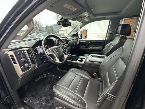 Used 2016 GMC Sierra 3500 Denali w/ Duramax Plus Package image 4