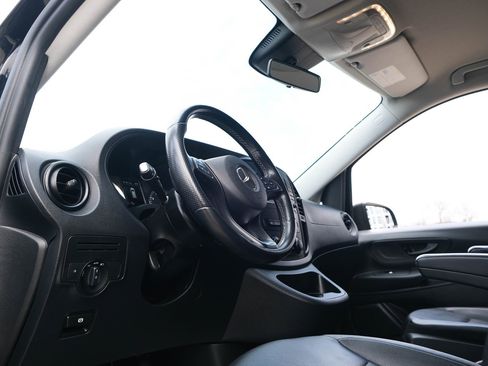 Used 2019 Mercedes-Benz Metris Passenger image 14