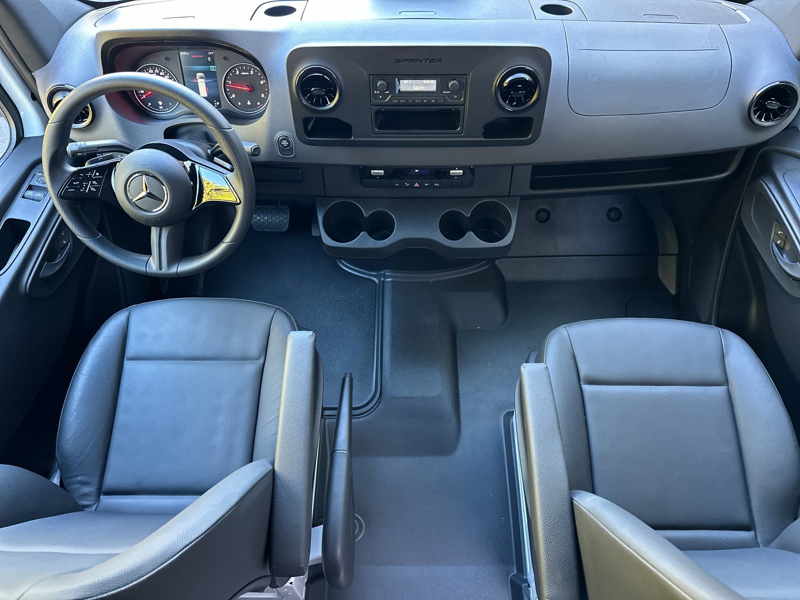 Used 2025 Mercedes-Benz Sprinter 2500 image 12