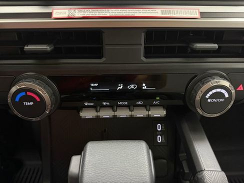 New 2026 Toyota 4Runner SR5 AWD/4WD image 18