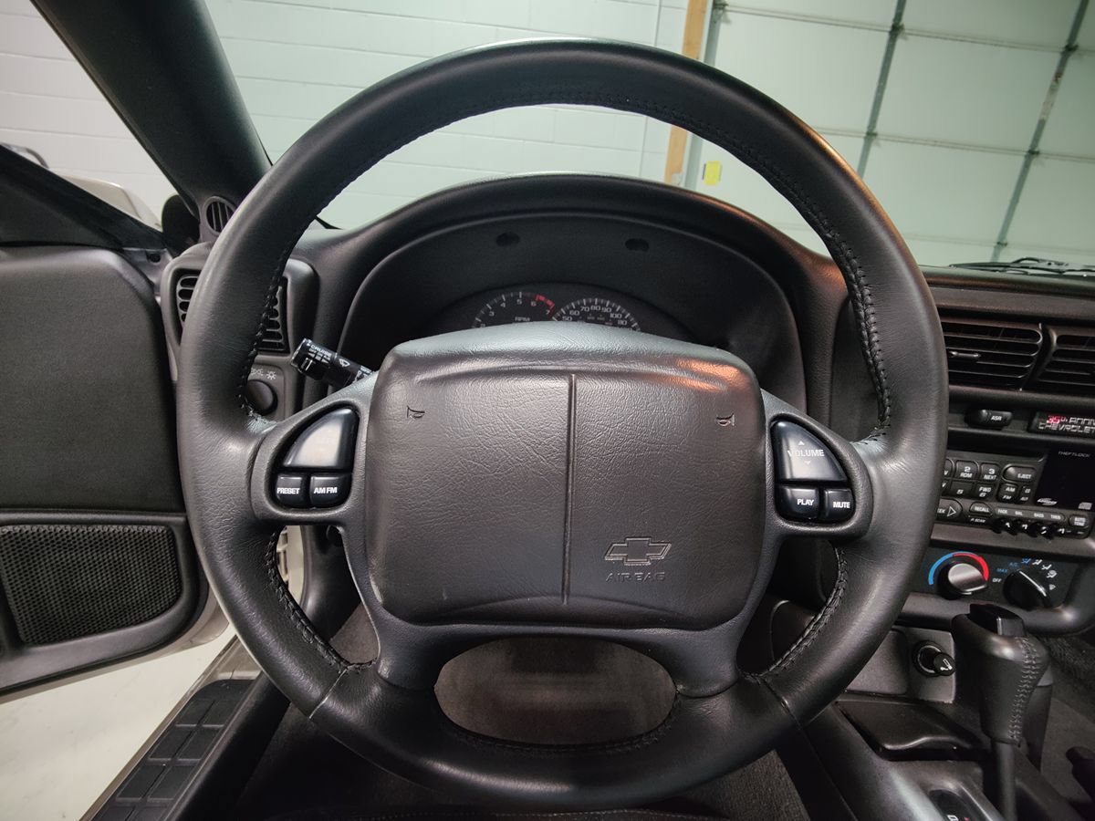 Used 2002 Chevrolet Camaro Z28 RWD image 35
