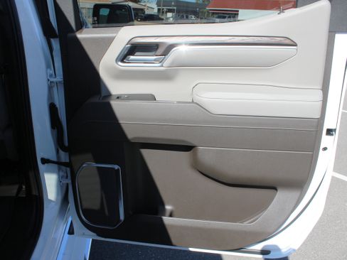 New 2026 GMC Sierra 1500 SLT image 52