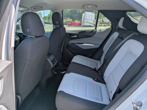 Used 2022 Chevrolet Equinox LS w/ LS Convenience Package FWD image 13