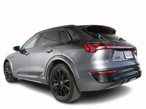 Used 2024 Audi Q8 e-tron Prestige image 7