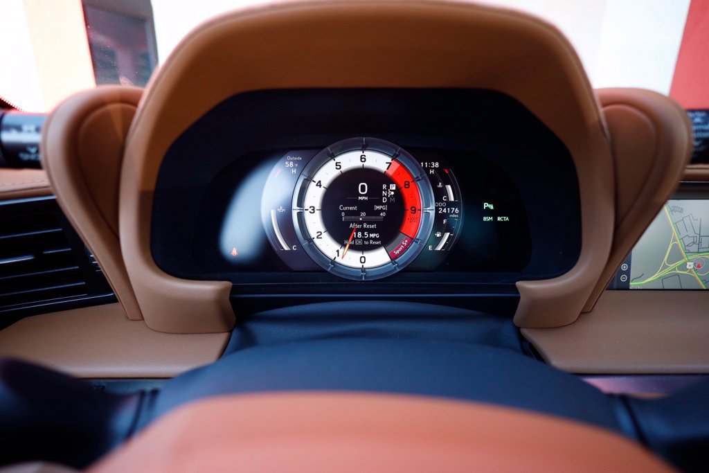 Used 2022 Lexus LC 500 Coupe w/ Touring Package RWD image 28