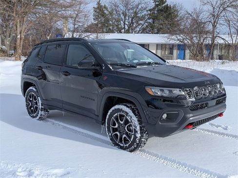 New 2026 Jeep Compass Trailhawk w/ Sun, Sound & Navigation Group image 7