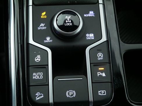 Certified 2025 Kia Sorento SX Prestige image 32