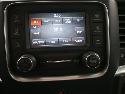 Used 2022 RAM 1500 Classic SLT image 32