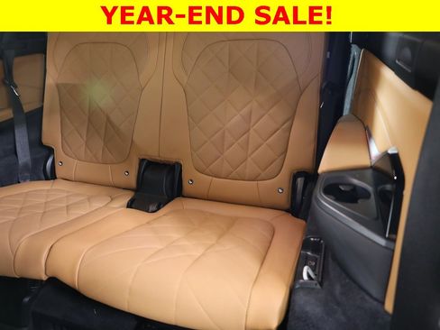 Used 2023 BMW X7 xDrive40i w/ Executive Package image 40