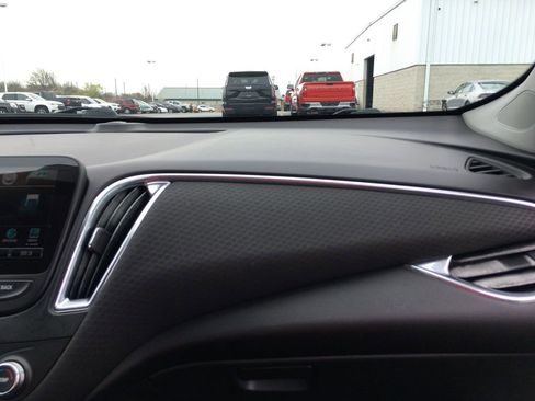 Used 2018 Chevrolet Malibu LT w/ Driver Confidence Package image 13