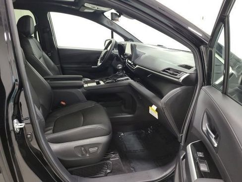 Certified 2025 Toyota Sienna Platinum AWD/4WD image 13