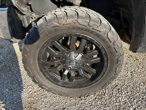Used 2019 Toyota Tundra 4x4 CrewMax image 22