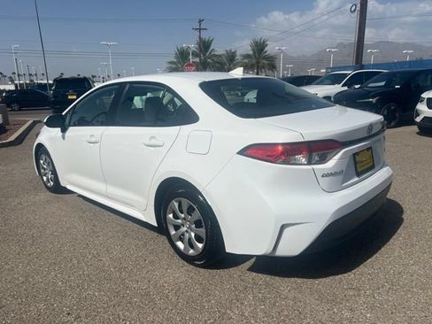 Used 2025 Toyota Corolla LE FWD image 5