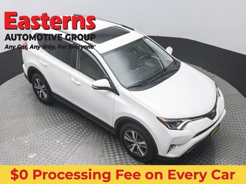 Used 2018 Toyota RAV4 XLE AWD/4WD image 3