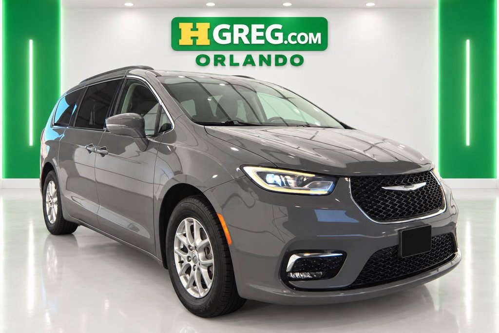 Used 2022 Chrysler Pacifica Touring-L FWD image 4