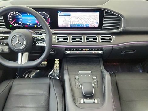 Used 2024 Mercedes-Benz GLS 450 4MATIC image 39