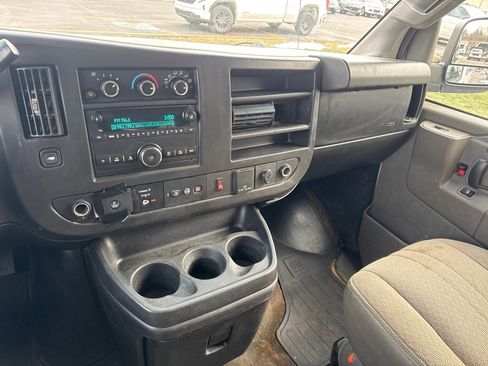 Used 2016 Chevrolet Express 3500 LT w/ LT Preferred Equipment Group image 15