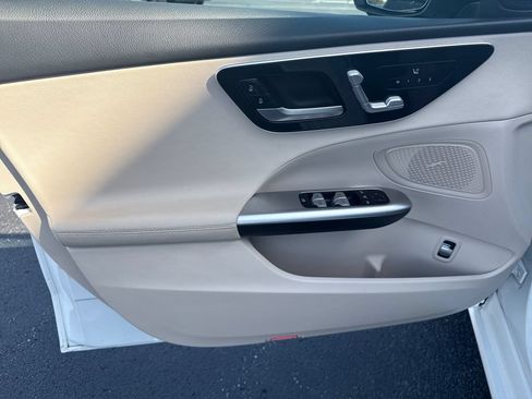 Used 2025 Mercedes-Benz C 300 Sedan image 11
