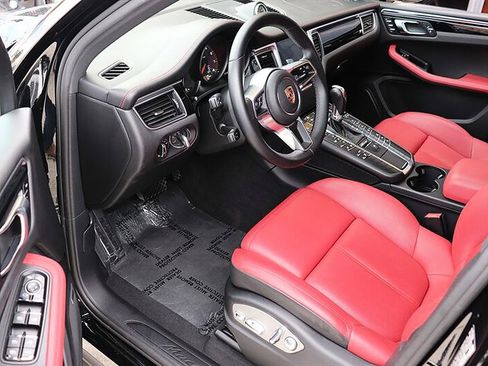 Used 2018 Porsche Macan AWD/4WD image 9