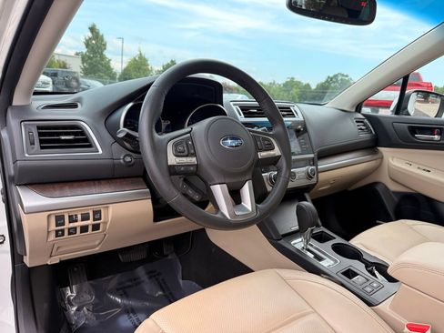 Used 2017 Subaru Outback 2.5i Limited AWD/4WD image 19