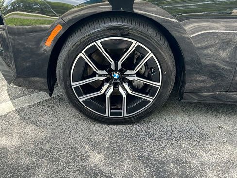 Used 2025 BMW 740i xDrive AWD/4WD image 30