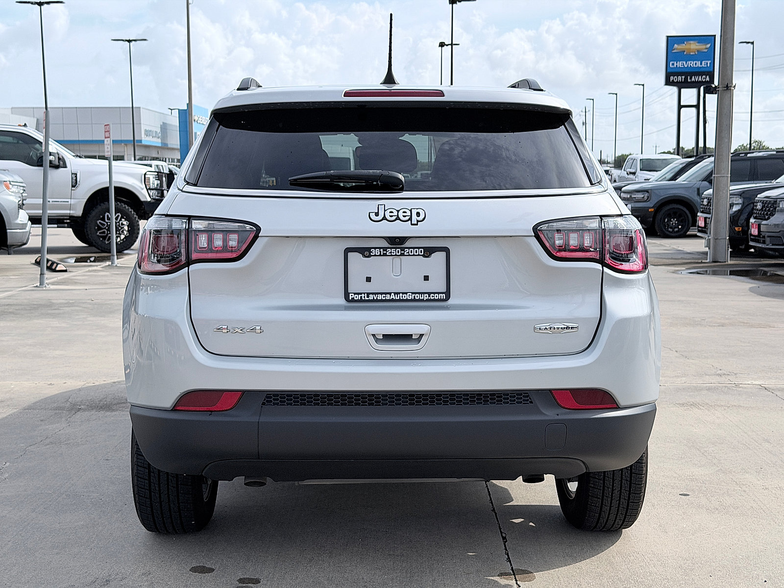 Used 2024 Jeep Compass Latitude AWD/4WD image 6
