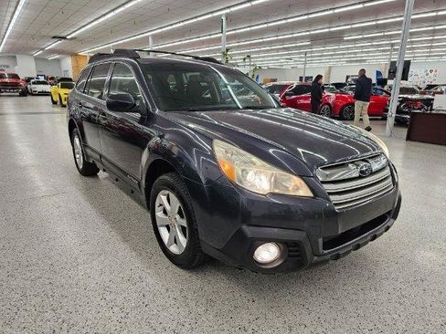 Used 2013 Subaru Outback 2.5i Premium AWD/4WD image 3