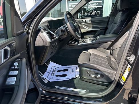 Certified 2023 BMW X7 xDrive40i w/ M Sport Package image 11