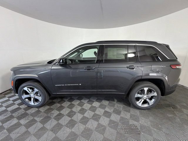 New 2026 Jeep Grand Cherokee Limited w/ Trailer Tow Package AWD/4WD image 6