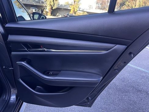 Used 2022 MAZDA MAZDA3 s image 19