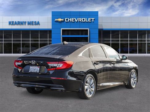 Used 2018 Honda Accord LX image 6