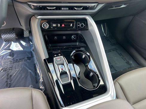 Certified 2025 Audi Q5 Premium Plus w/ Premium Plus AWD/4WD image 32
