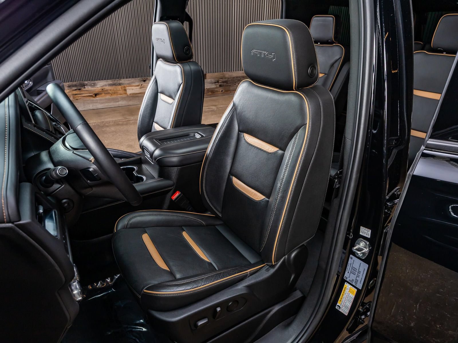 Used 2022 GMC Yukon AT4 AWD/4WD image 26