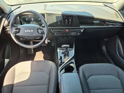Used 2025 Kia Niro LX FWD image 26