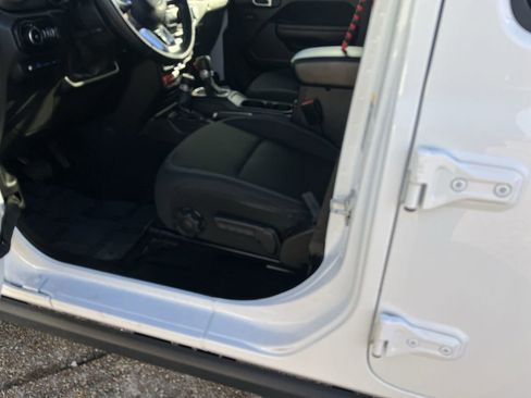 Used 2021 Jeep Wrangler Unlimited Rubicon 4xe image 12