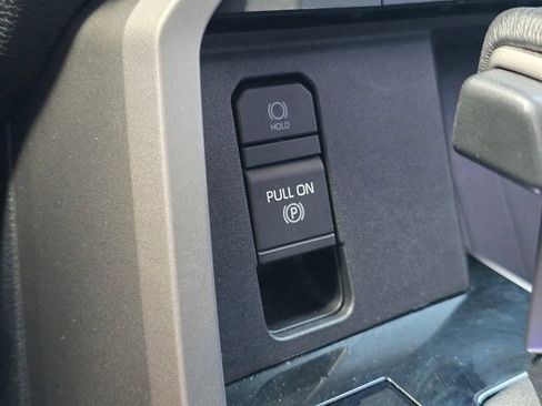 Used 2024 Toyota Tundra Limited AWD/4WD image 28