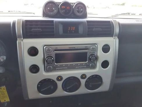 Used 2013 Toyota FJ Cruiser 4WD image 27