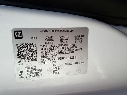 Used 2024 GMC Savana 2500 RWD 2500 135 w/ Driver Convenience Package image 18