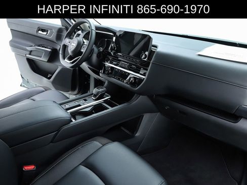 Used 2025 Nissan Pathfinder SL image 33