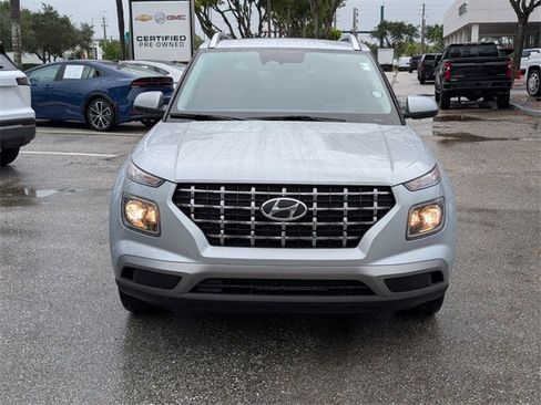 Used 2023 Hyundai Venue SEL w/ Cargo Package image 3