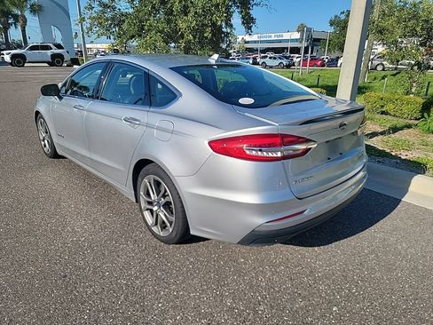 Used 2019 Ford Fusion Titanium FWD image 4