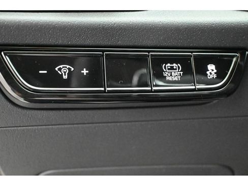 New 2026 Kia Niro EX FWD image 32