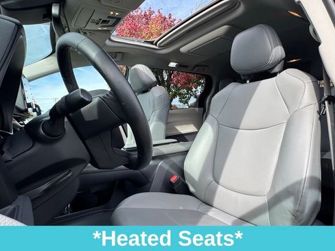 Used 2021 Toyota Sienna XLE w/ XLE Plus Package image 16