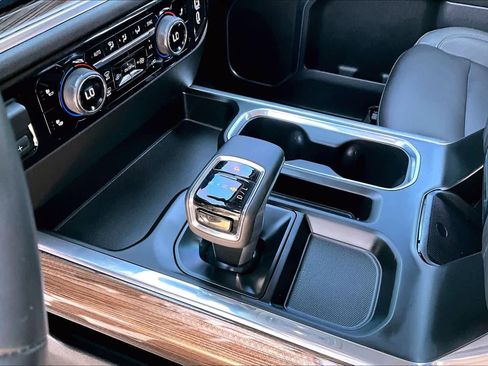 Used 2025 Chevrolet Silverado 1500 RST image 15