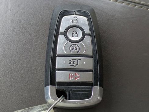 Certified 2023 Ford Explorer Platinum w/ Technology Package image 30