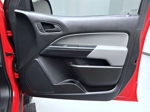 Used 2019 GMC Canyon 2WD Crew Cab w/ Convenience Package image 16