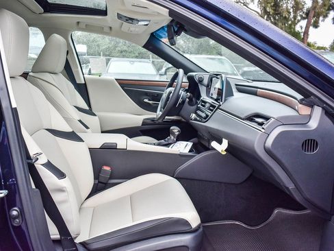 New 2025 Lexus ES 350 w/ Premium Package image 15