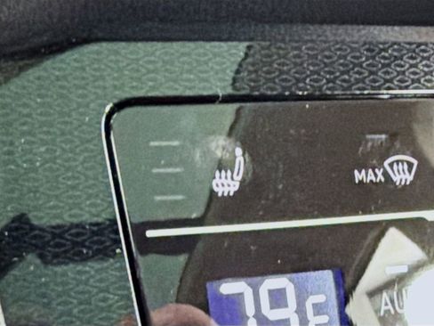 New 2026 Volkswagen Taos SE image 20