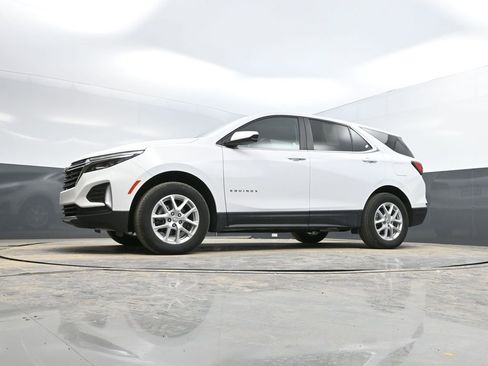 Used 2024 Chevrolet Equinox LT image 32