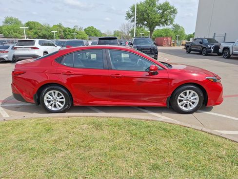 Used 2025 Toyota Camry LE w/ Convenience Package image 7